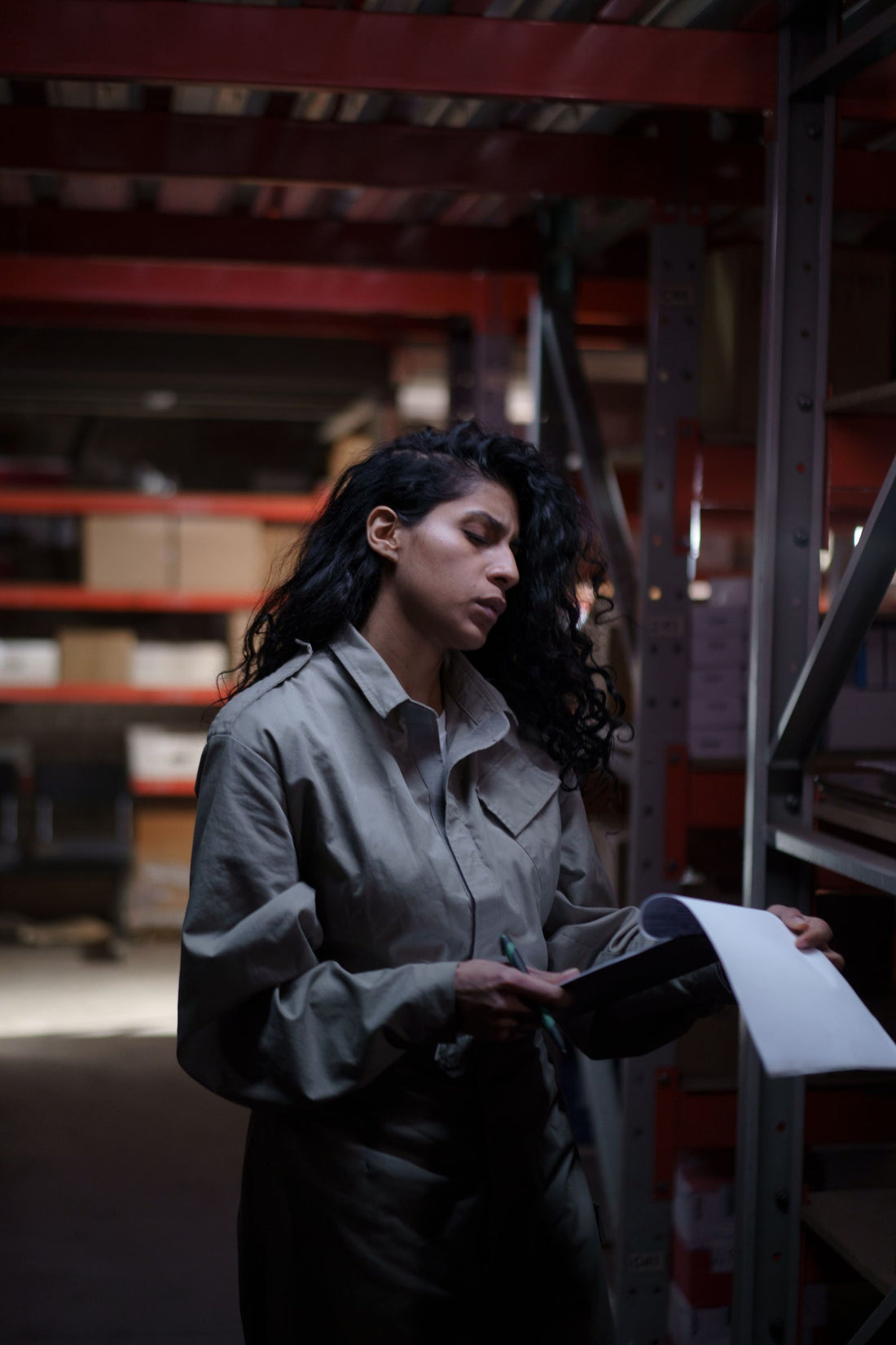 Warehouse worker checking inventory on a night shift - how to stay alert during night shift work